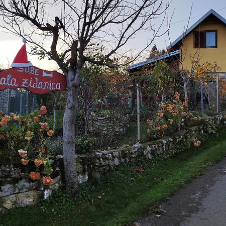 Smjestaj Mala Zidanica Hotel Tomasevci Exterior photo