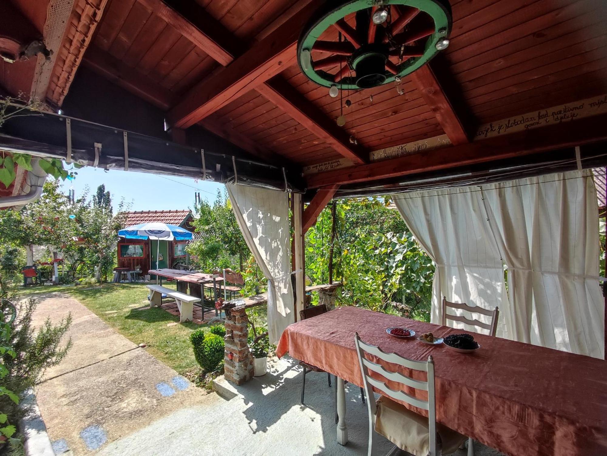 Smjestaj Mala Zidanica Hotel Tomasevci Exterior photo
