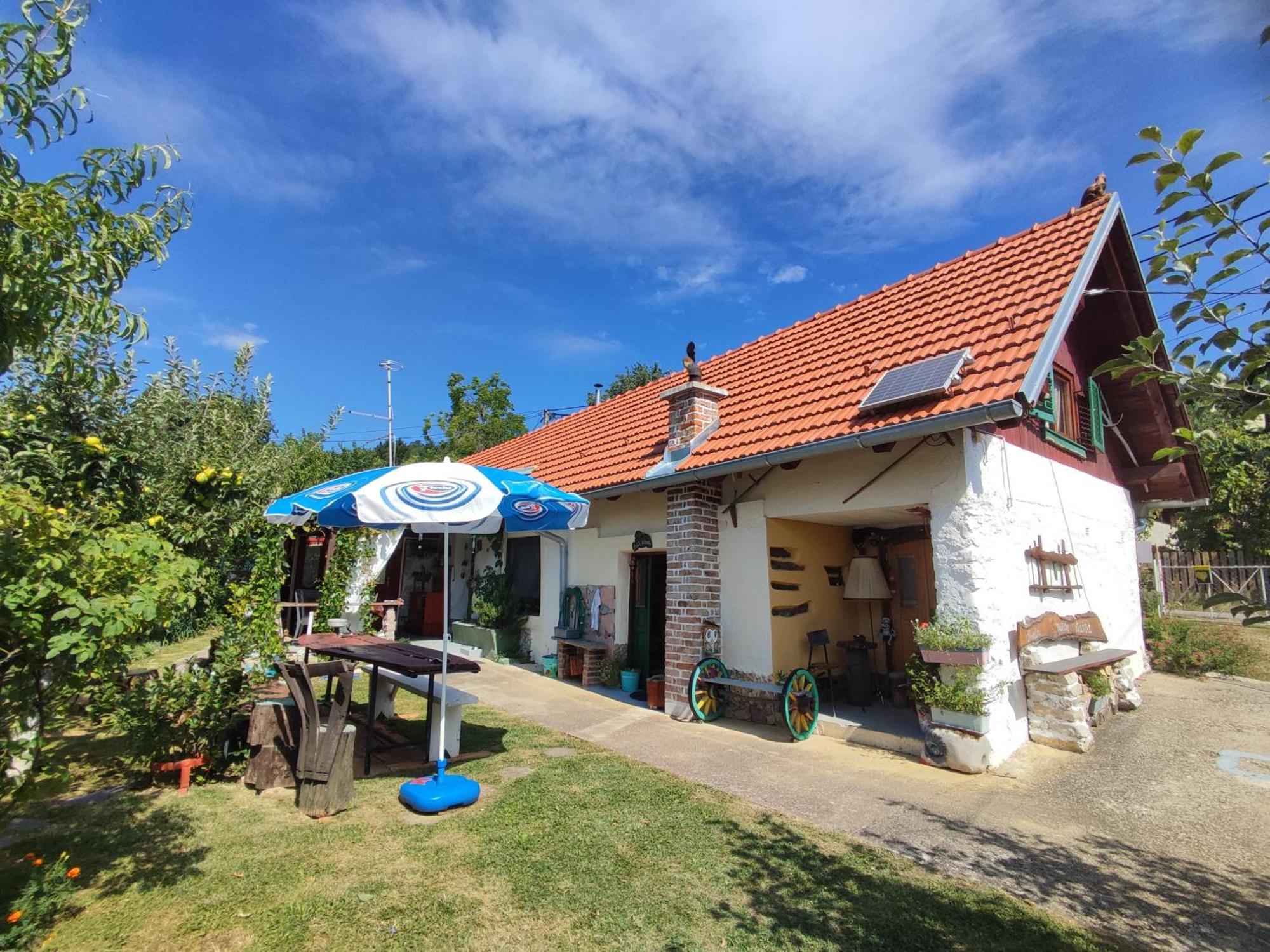 Smjestaj Mala Zidanica Hotel Tomasevci Exterior photo